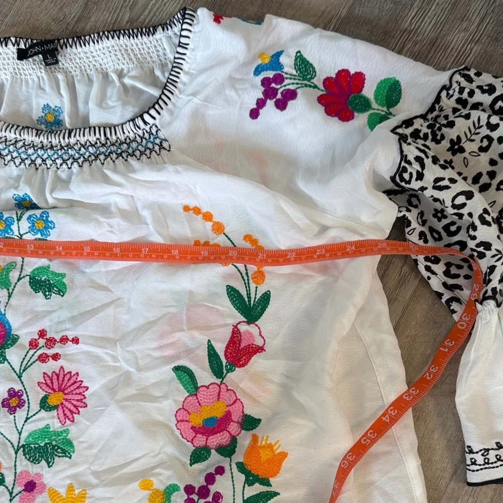 John Mark Floral Embroidered White Blouse size L - Picture 5 of 9